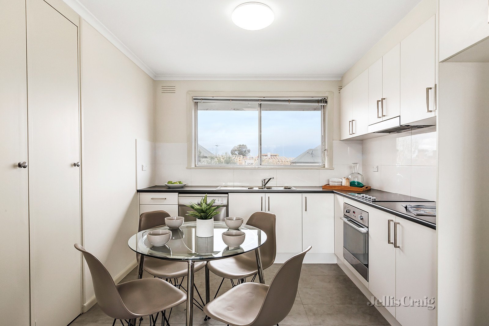 8/100 Blyth Street, Brunswick image 2