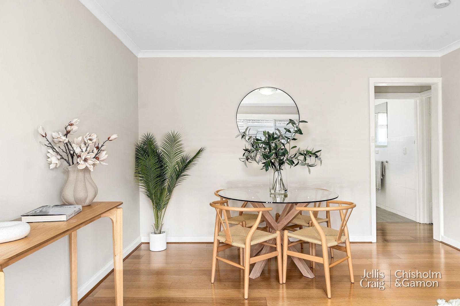 8/100 Glen Huntly Road, Elwood image 2