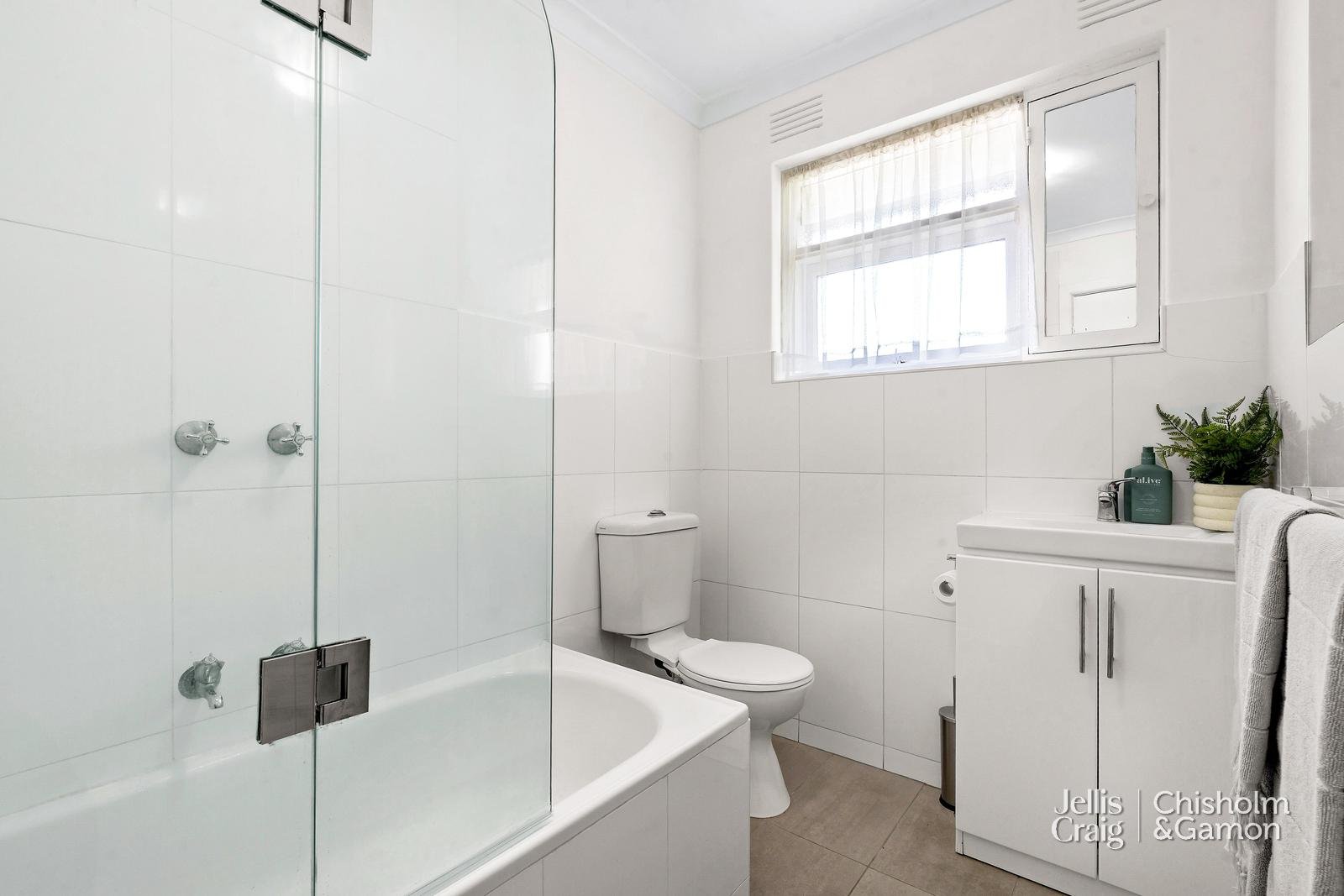 8/100 Glen Huntly Road, Elwood image 8