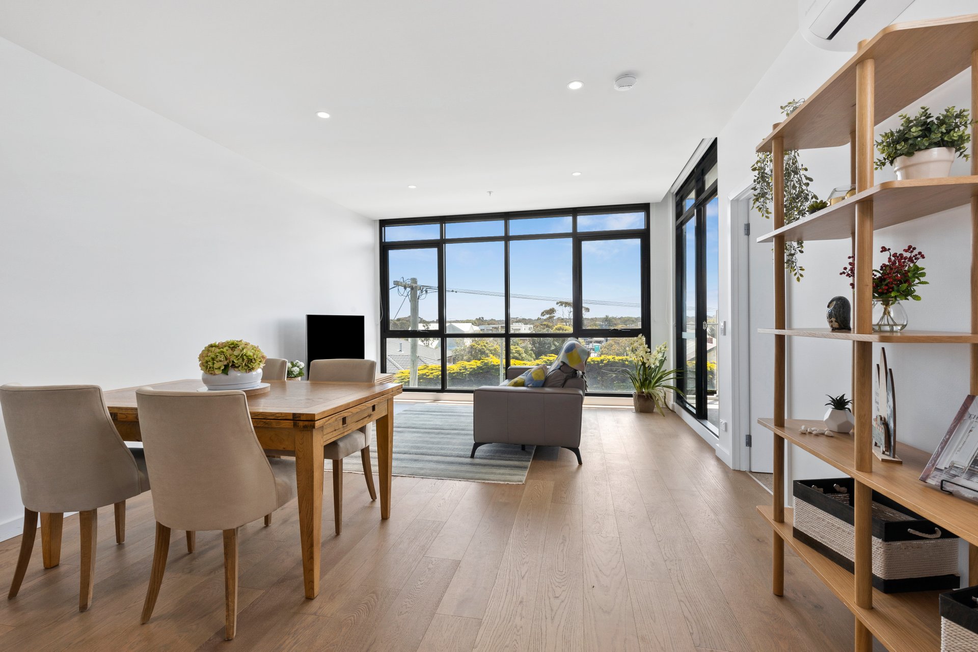 Property Gallery Thumbnail 3