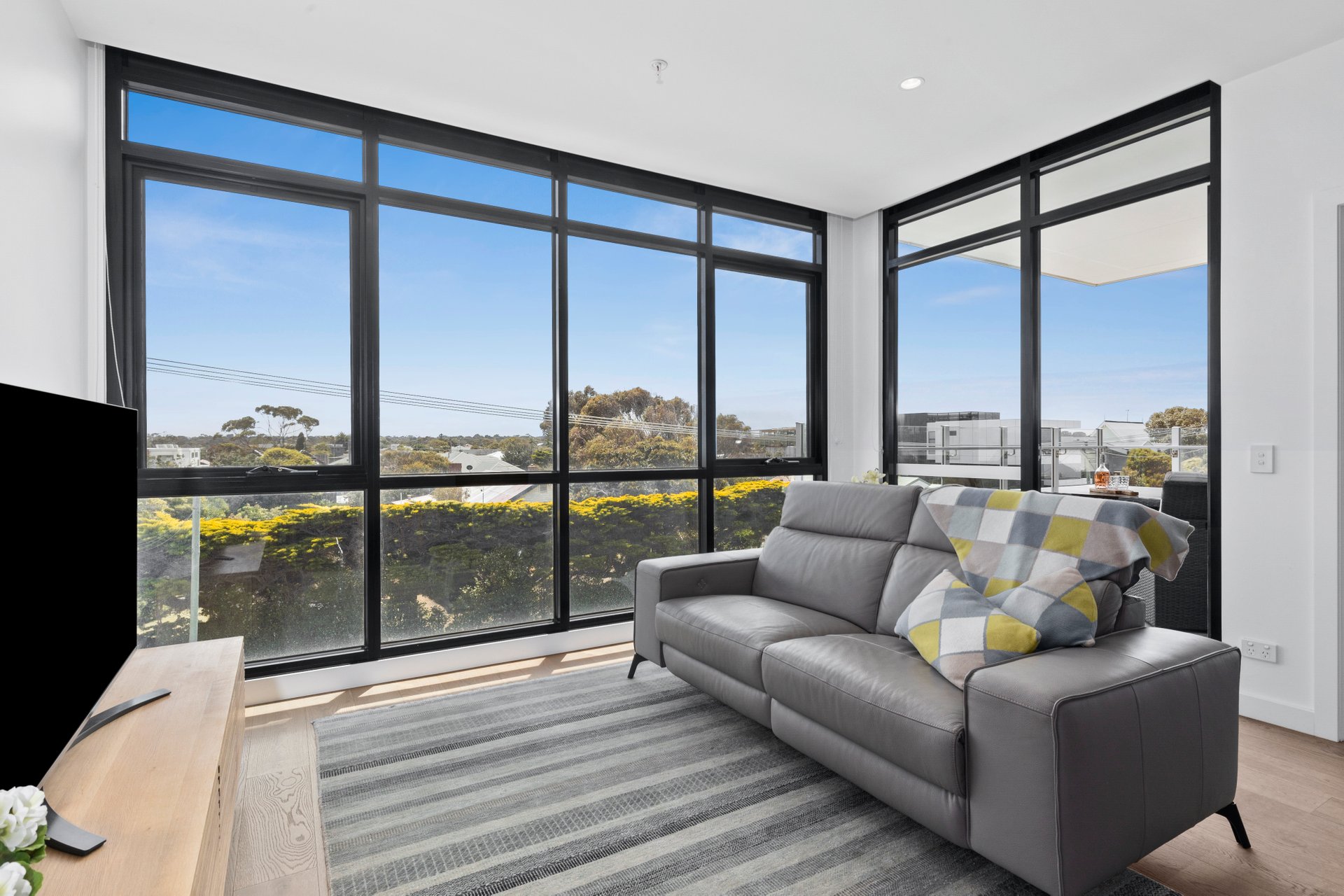 Property Gallery Thumbnail 4