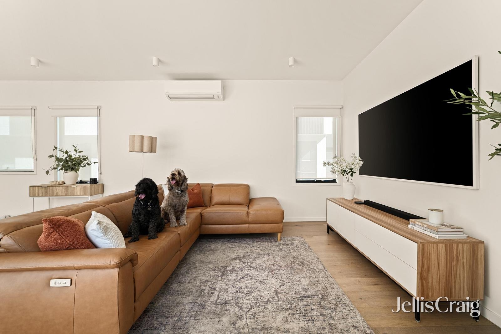 8/101 White Street, Mordialloc image 2