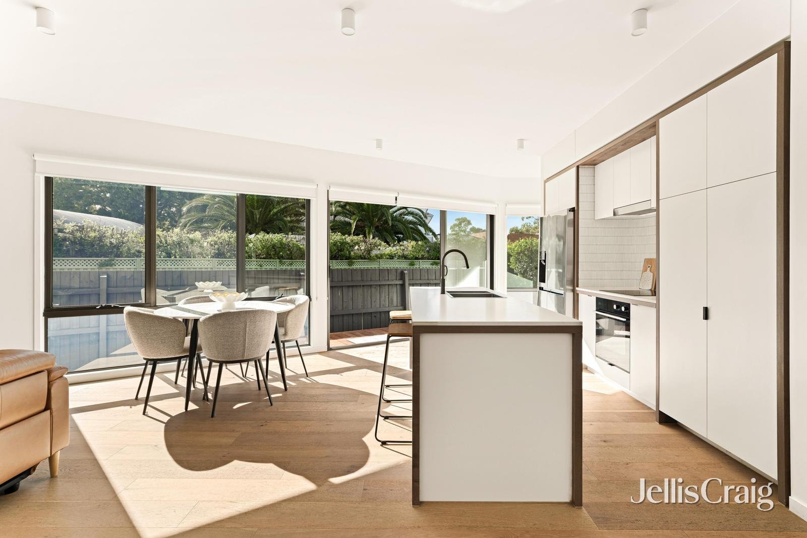 8/101 White Street, Mordialloc image 4