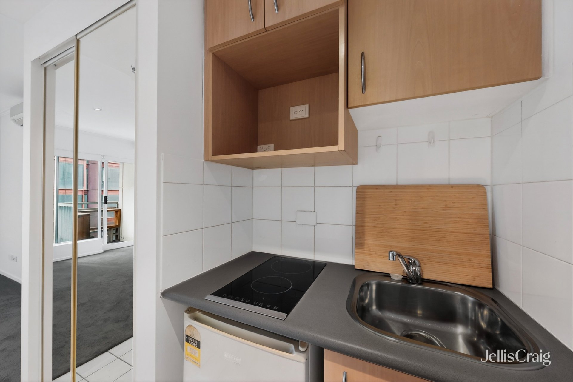 810/118 Franklin Street, Melbourne image 4