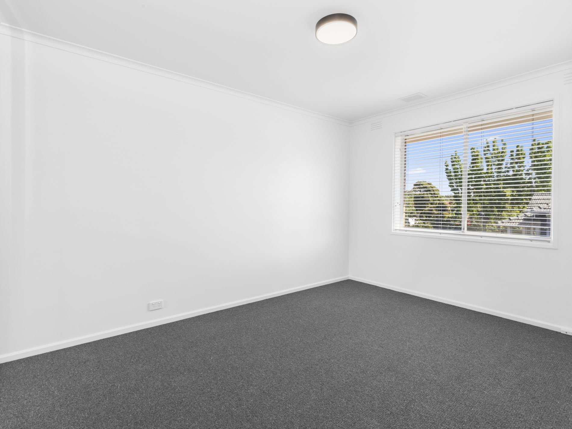 8/103 Kangaroo Road, Hughesdale image 6
