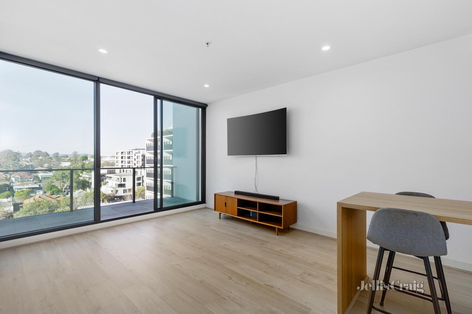 810/5-7 Irving Avenue, Box Hill image 2