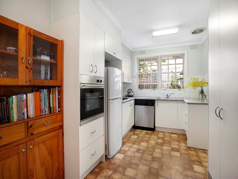 8/1078 Burke Road, Balwyn North image 4