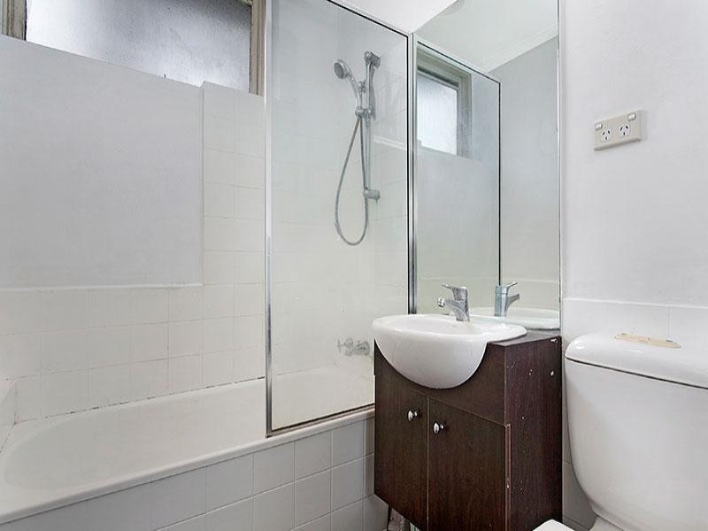 8/11 Bishop Street, Box Hill image 3