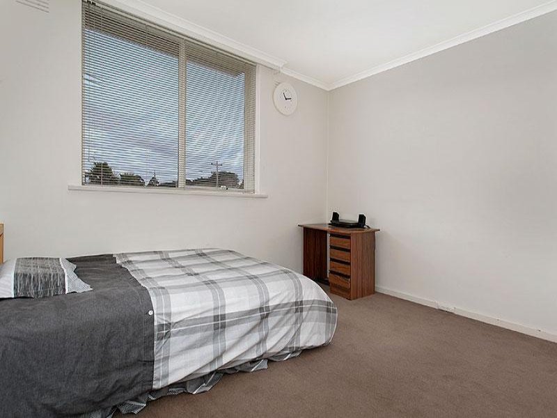 8/11 Bishop Street, Box Hill image 4