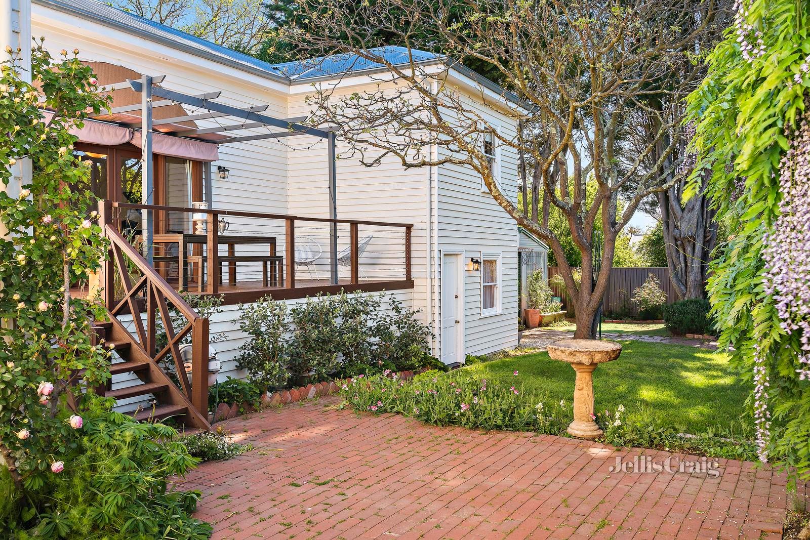 811 Lydiard Street North, Soldiers Hill image 11