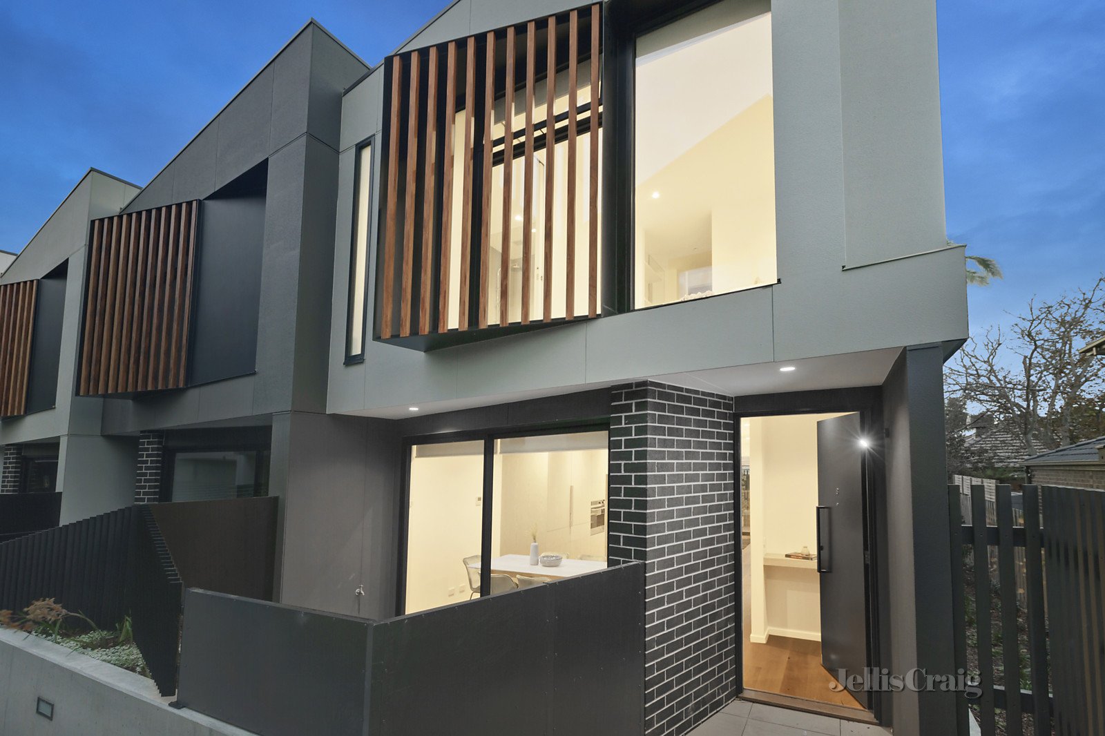 8/11 St Georges Avenue, Bentleigh East image 8