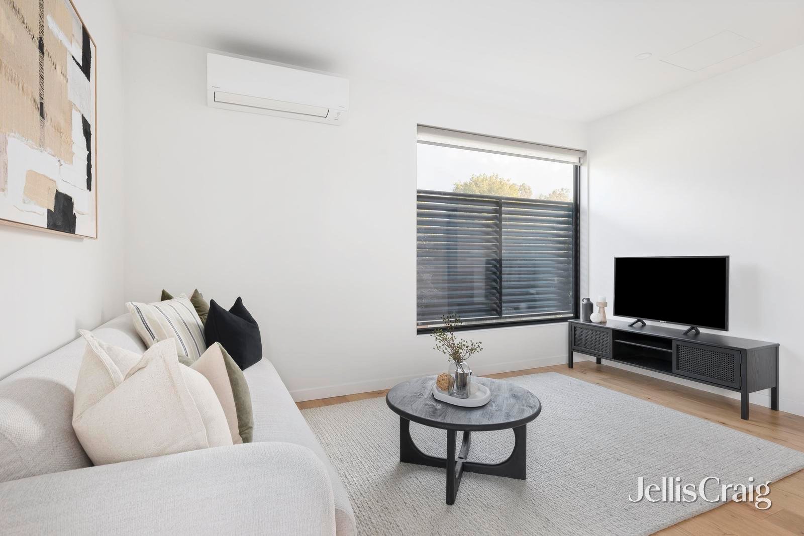 8/11 Vernon Street, Croydon image 2