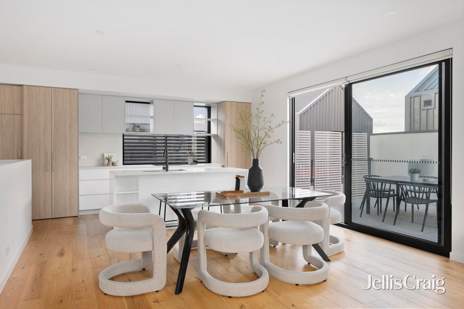 8/11 Vernon Street, Croydon image 3