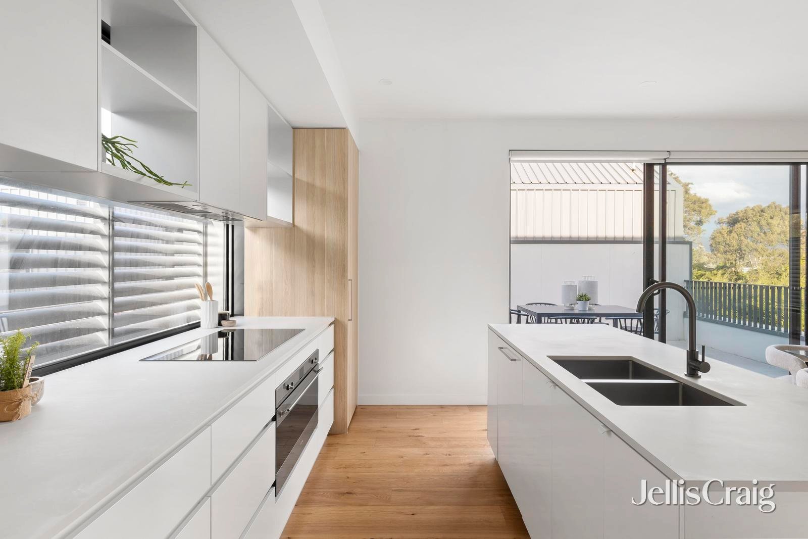 8/11 Vernon Street, Croydon image 4