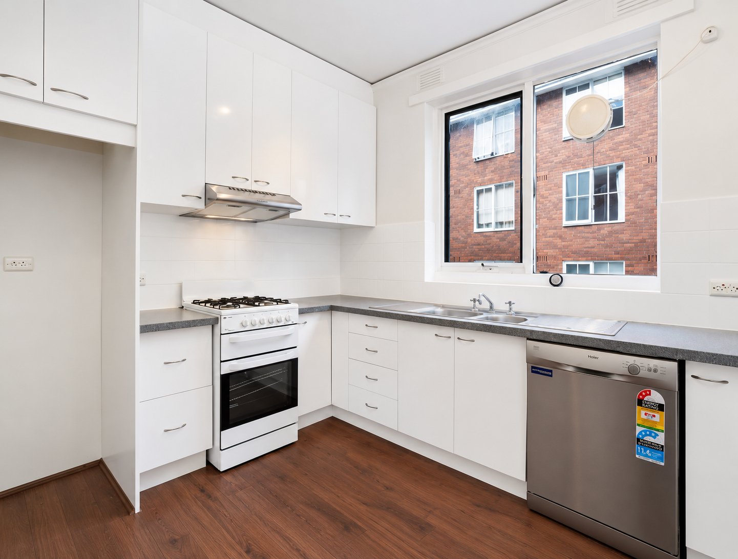 8/112 Riversdale Road, Hawthorn image 2