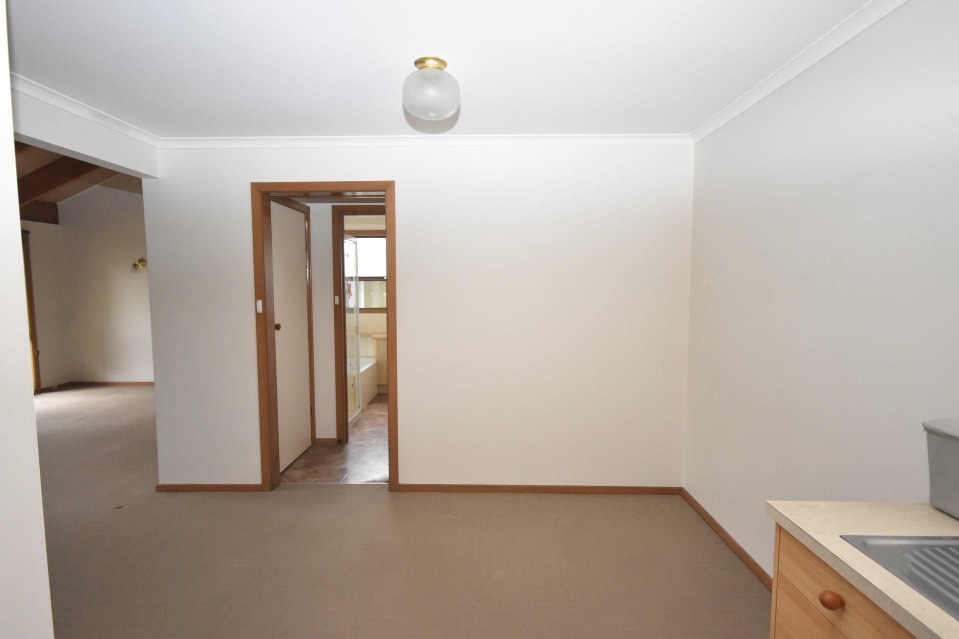 8/112 Sherlock Road, Mooroolbark image 6