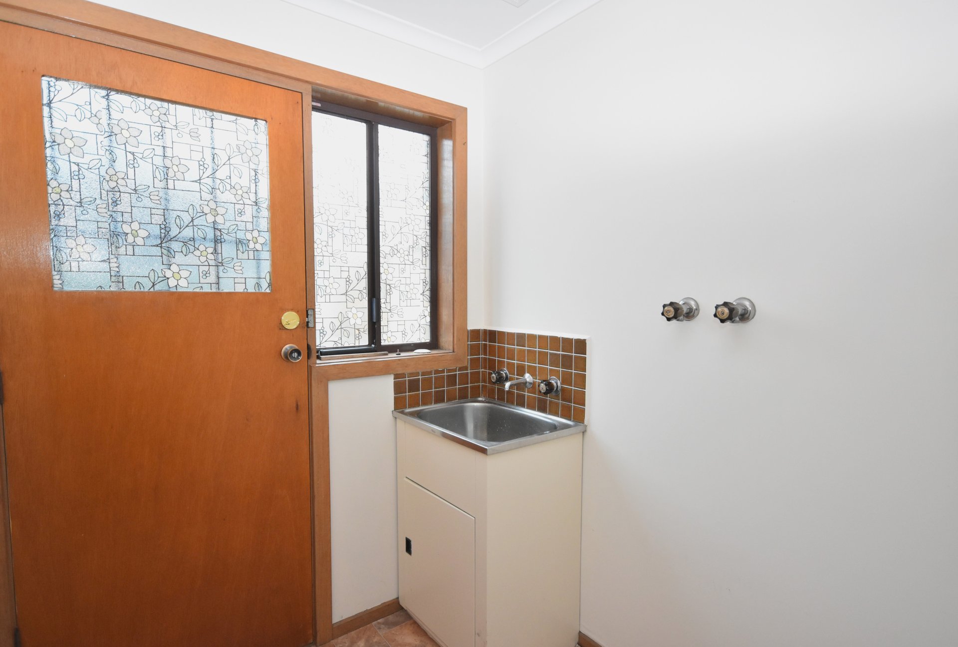 8/112 Sherlock Road, Mooroolbark image 10