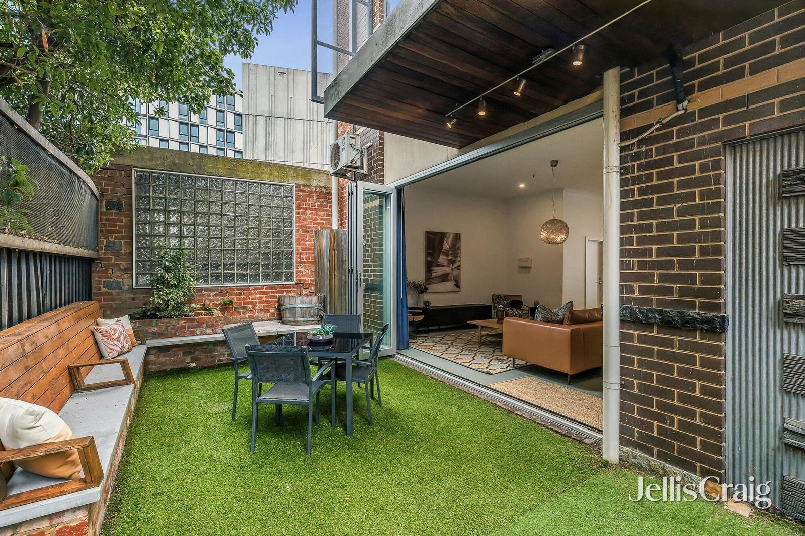 8/113 Ballarat Road, Footscray image 5
