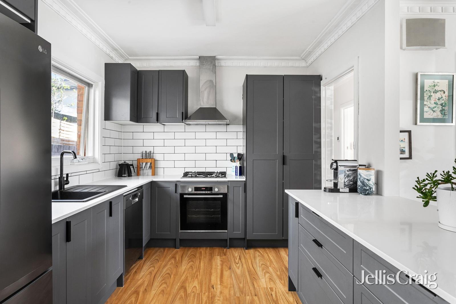 8/115 Wattle Valley Road, Camberwell image 3