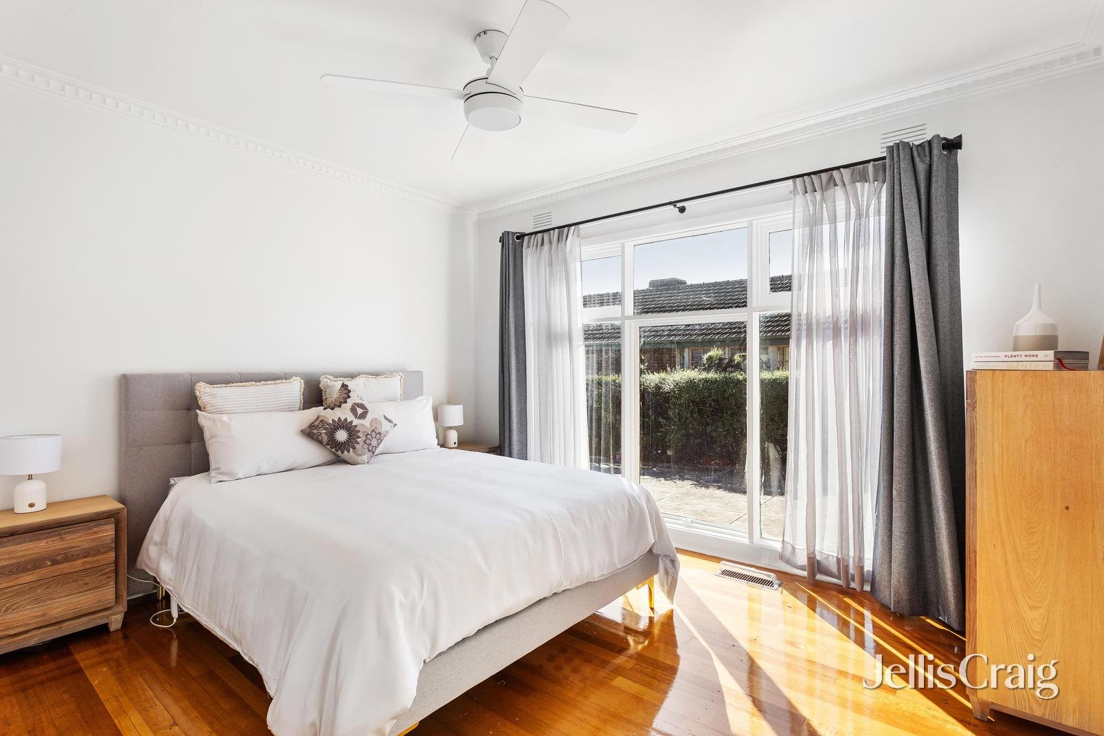 8/115 Wattle Valley Road, Camberwell image 4
