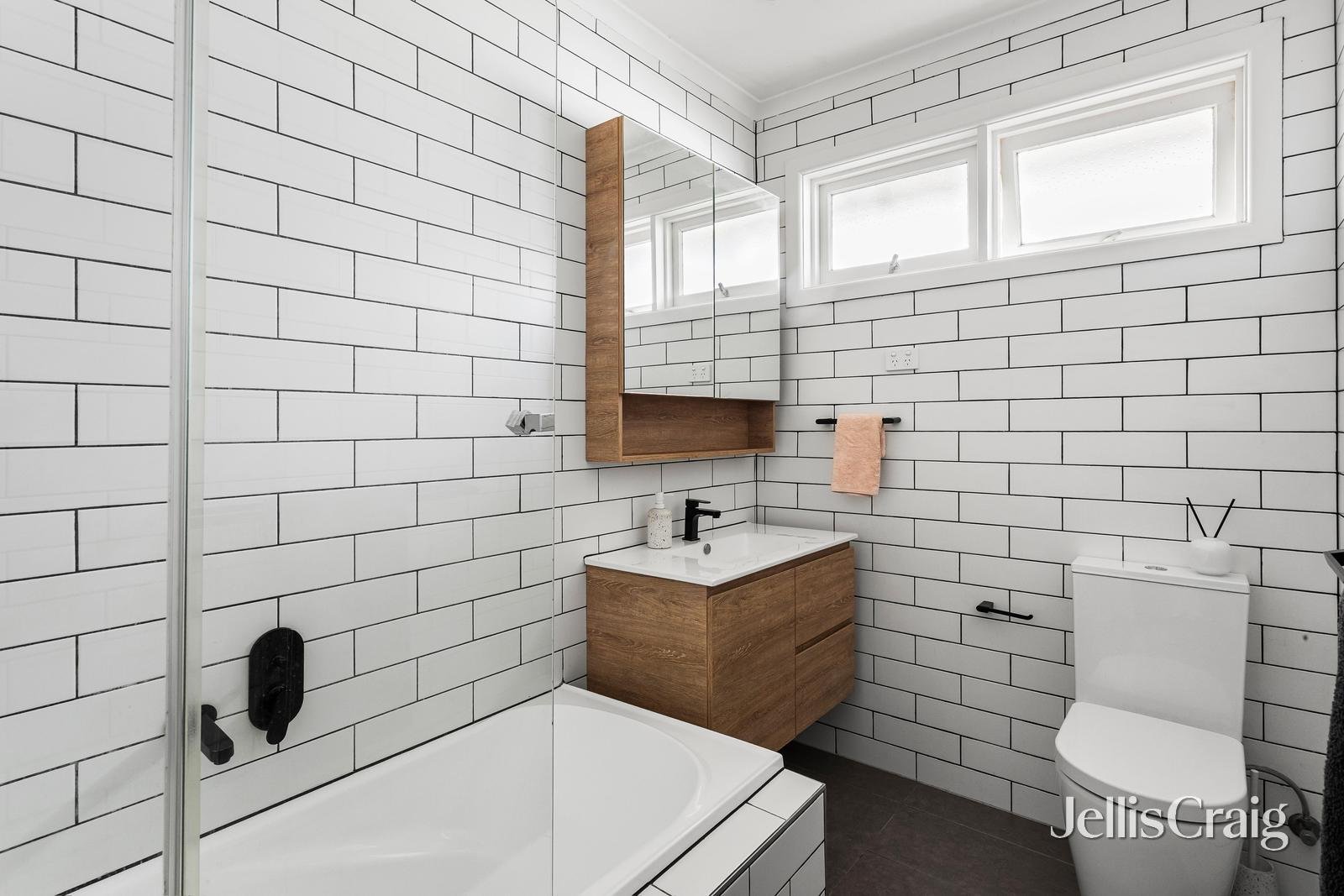 8/115 Wattle Valley Road, Camberwell image 5