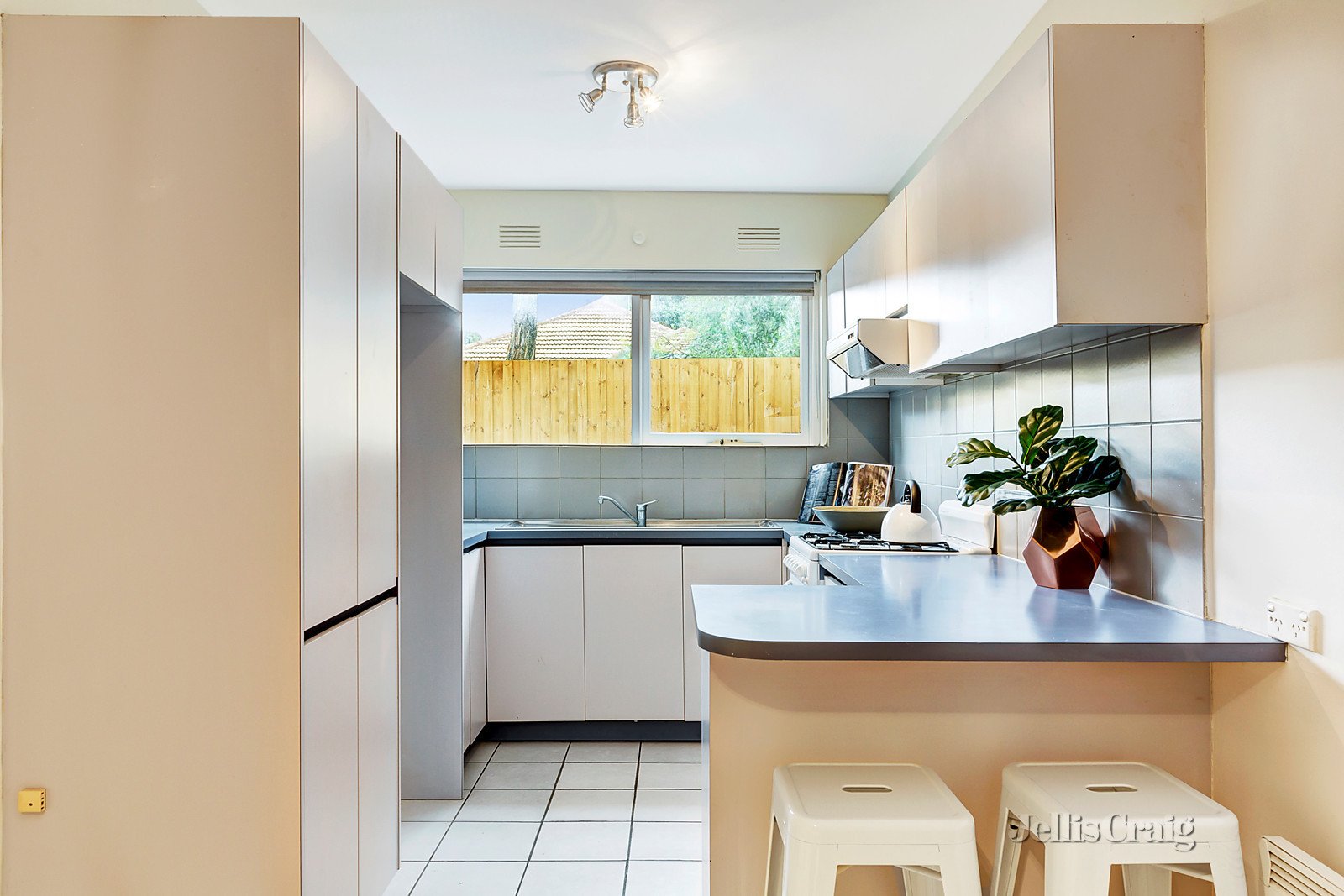 8/116 Arthurton Road, Northcote image 2