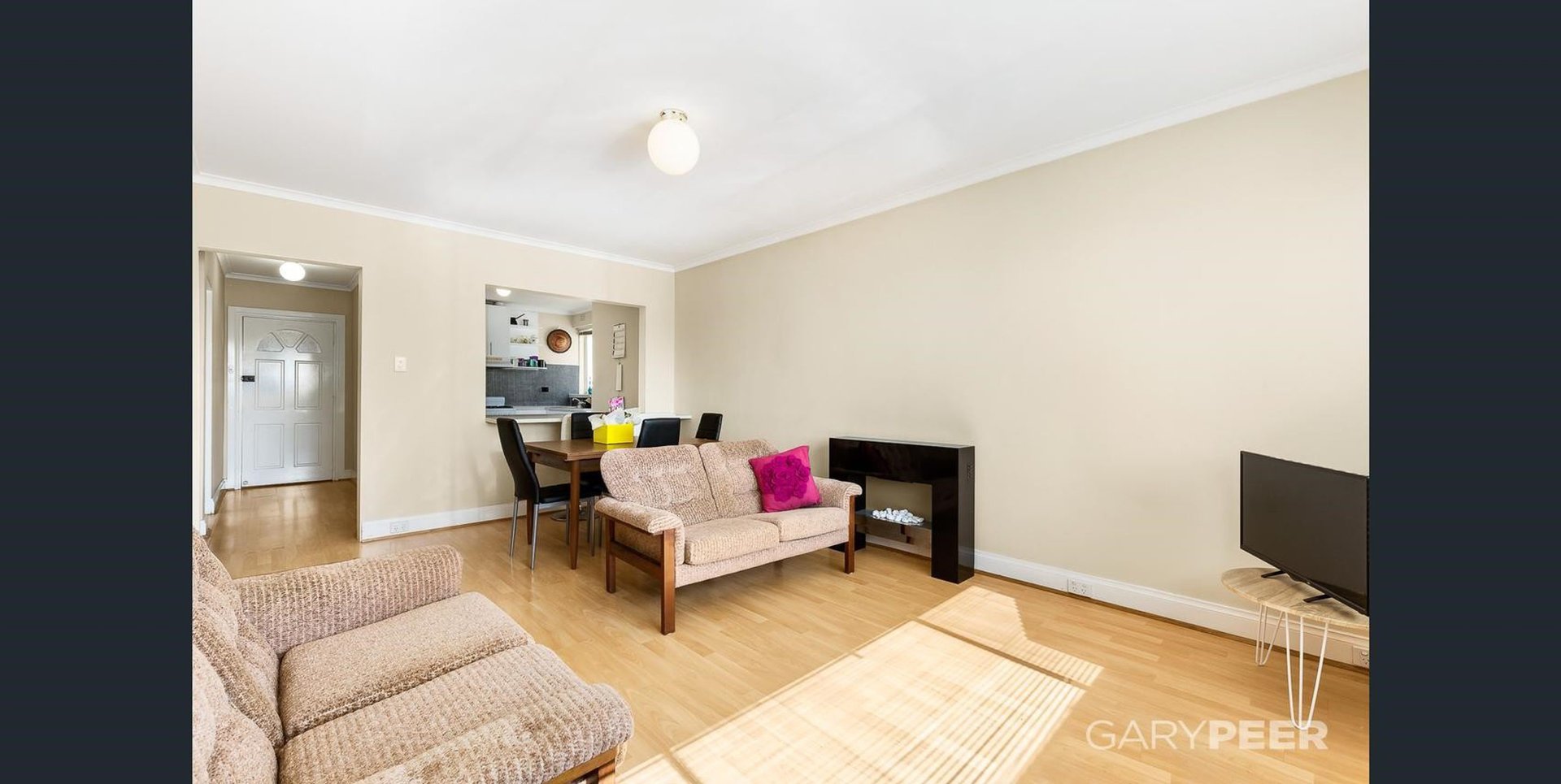 8/12 Brentwood Street, Bentleigh image 2