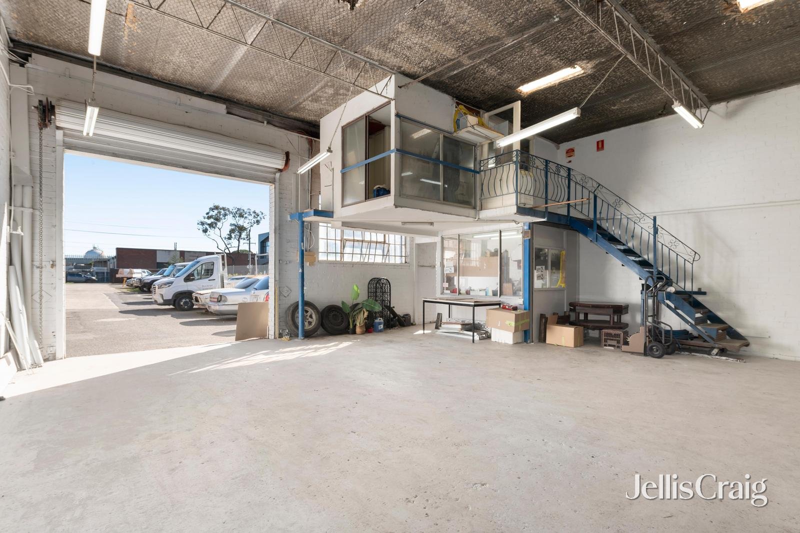 8/12 Ganton Court, Williamstown image 2