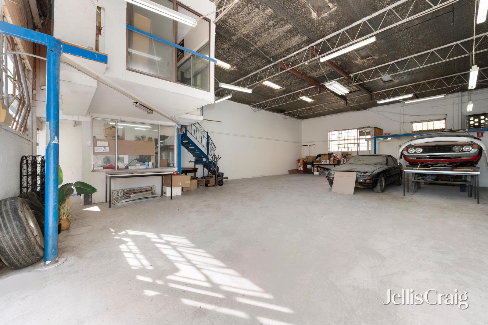 8/12 Ganton Court, Williamstown image 3