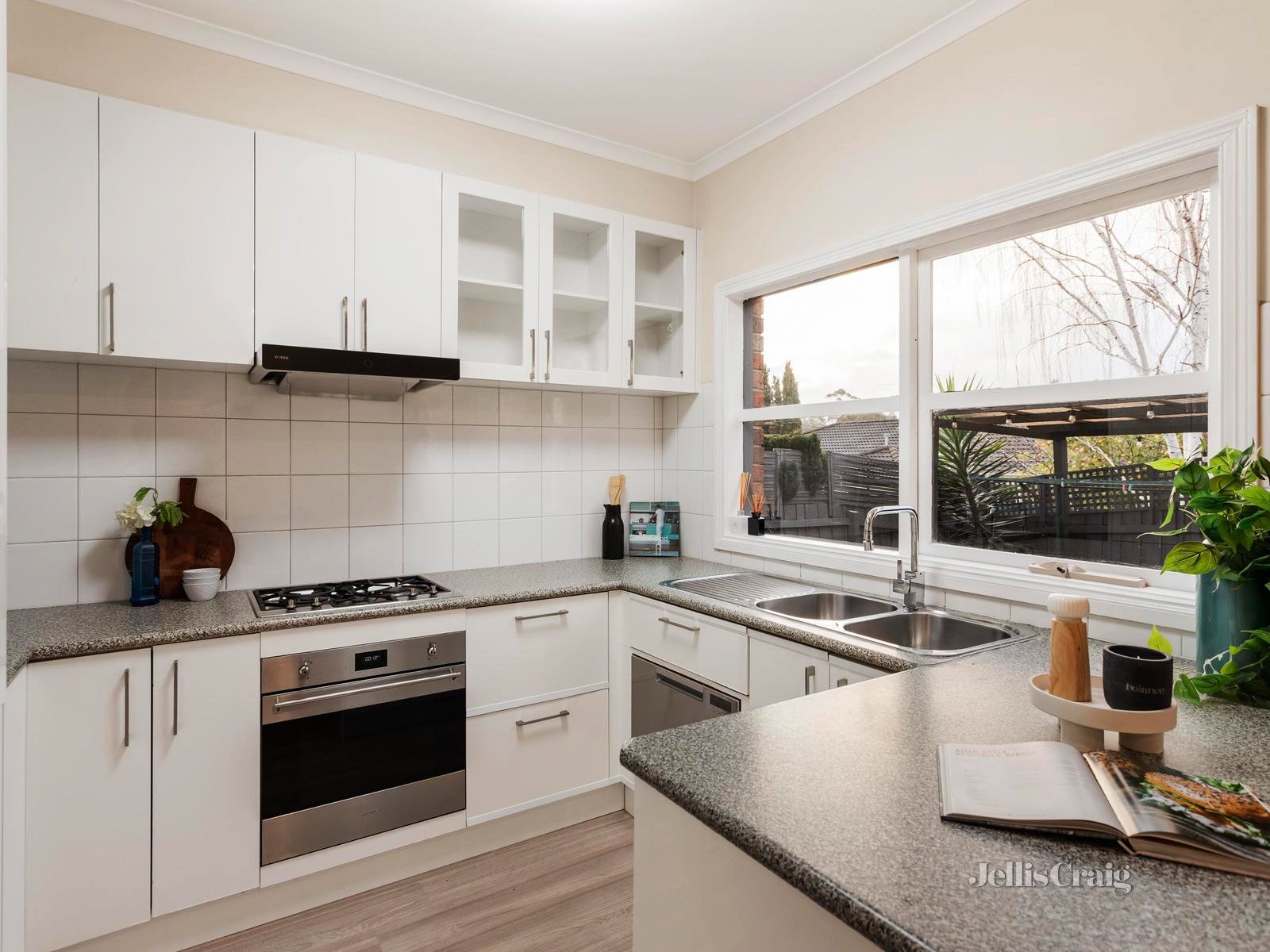 8/12 Omar Street, Templestowe Lower image 3