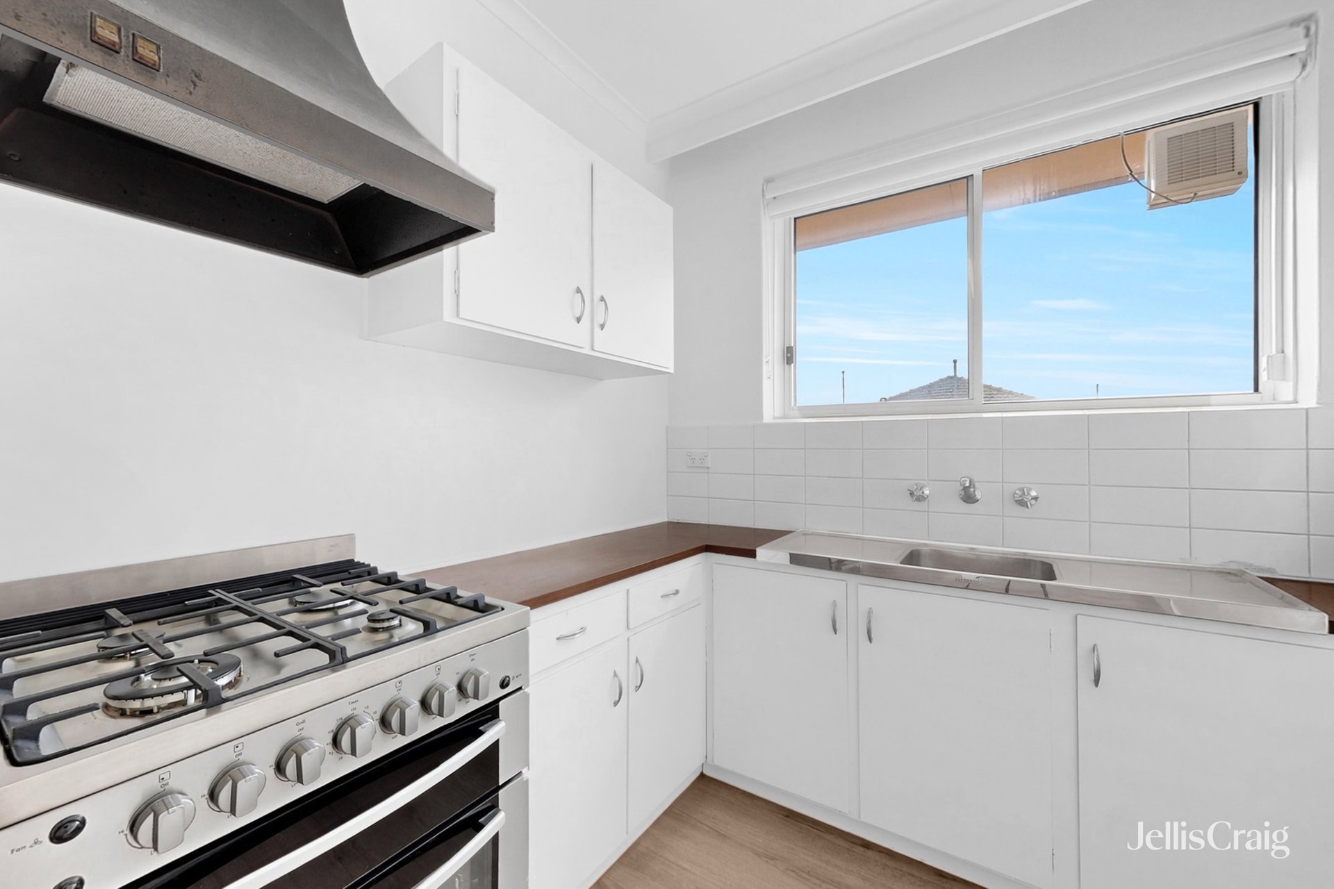 8/12 Sydney Street, Murrumbeena image 3