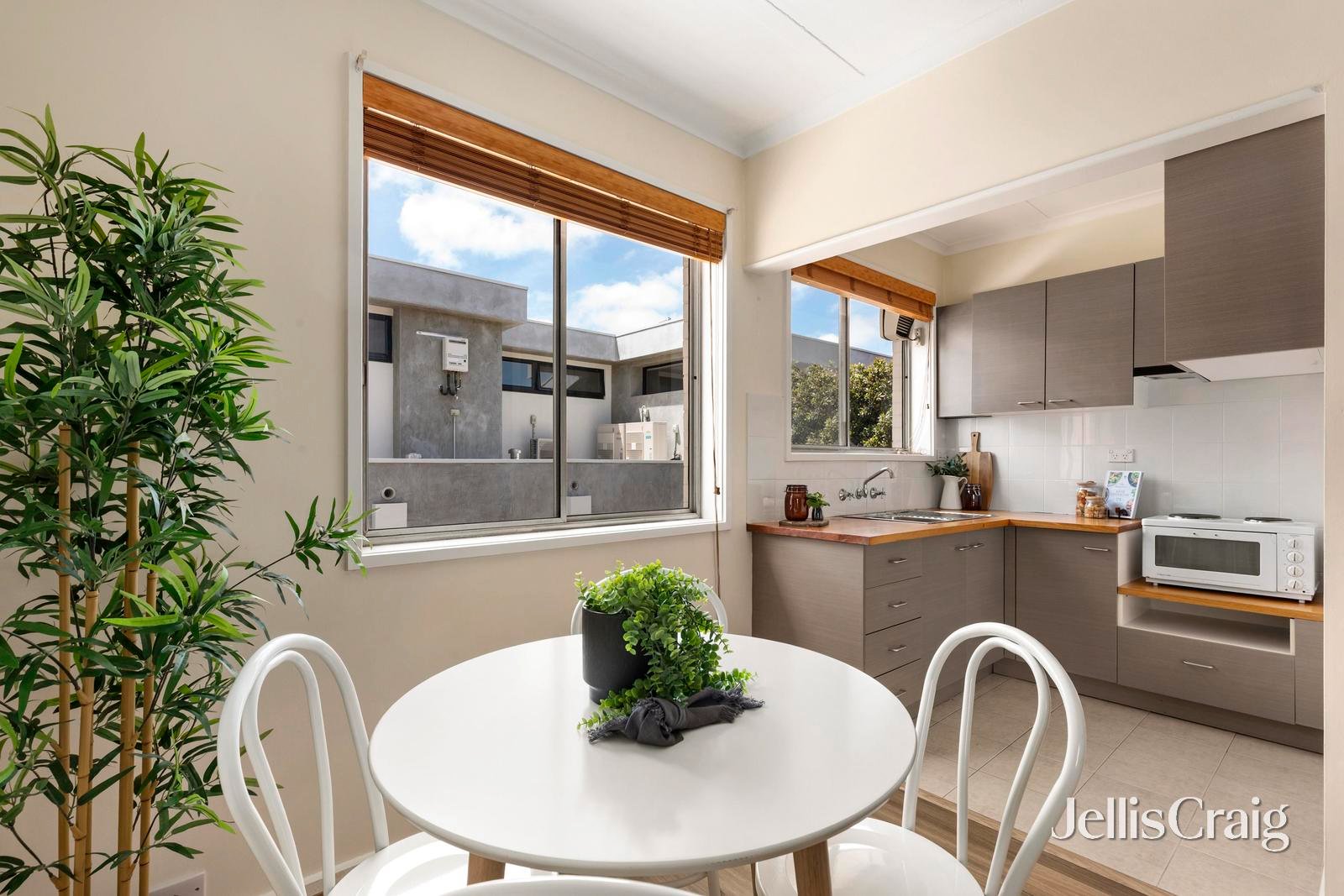 8/120 Primrose Street, Essendon image 6