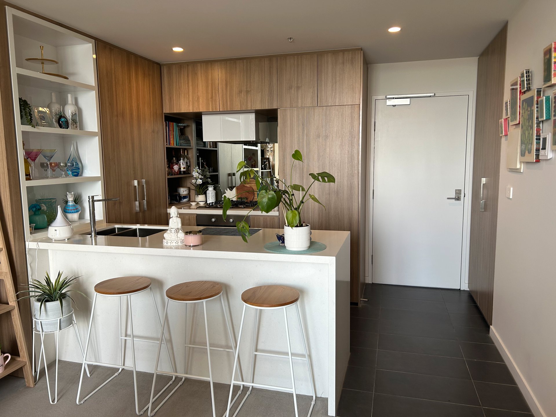 812/1 Grosvenor Street, Doncaster image 4