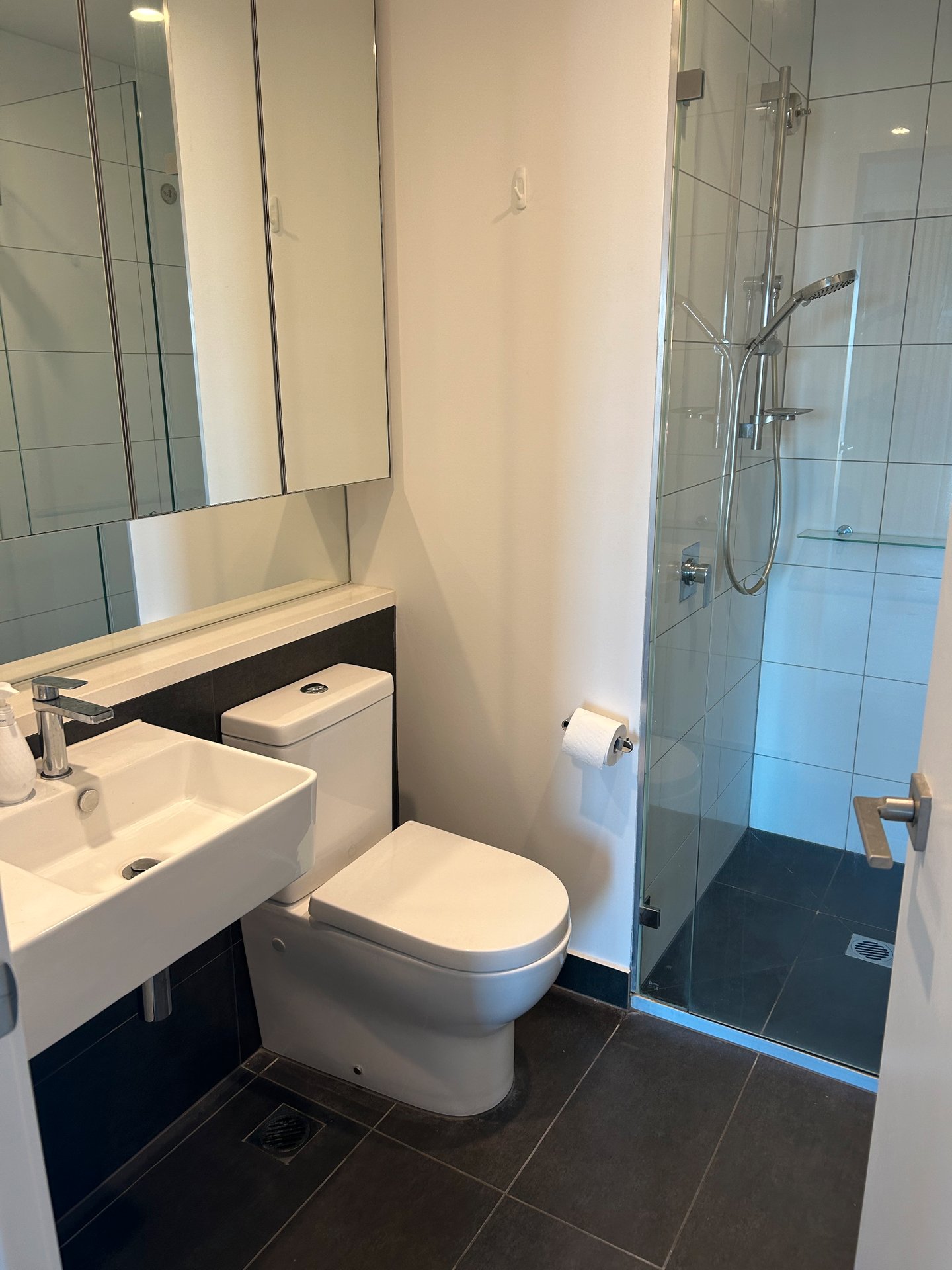812/1 Grosvenor Street, Doncaster image 7