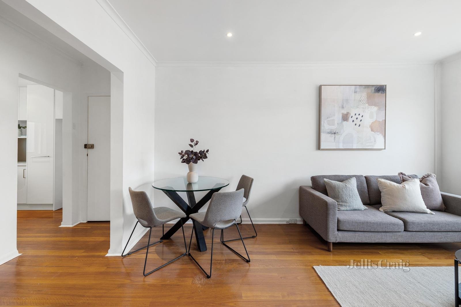 8/122 Glen Huntly Road, Elwood image 4