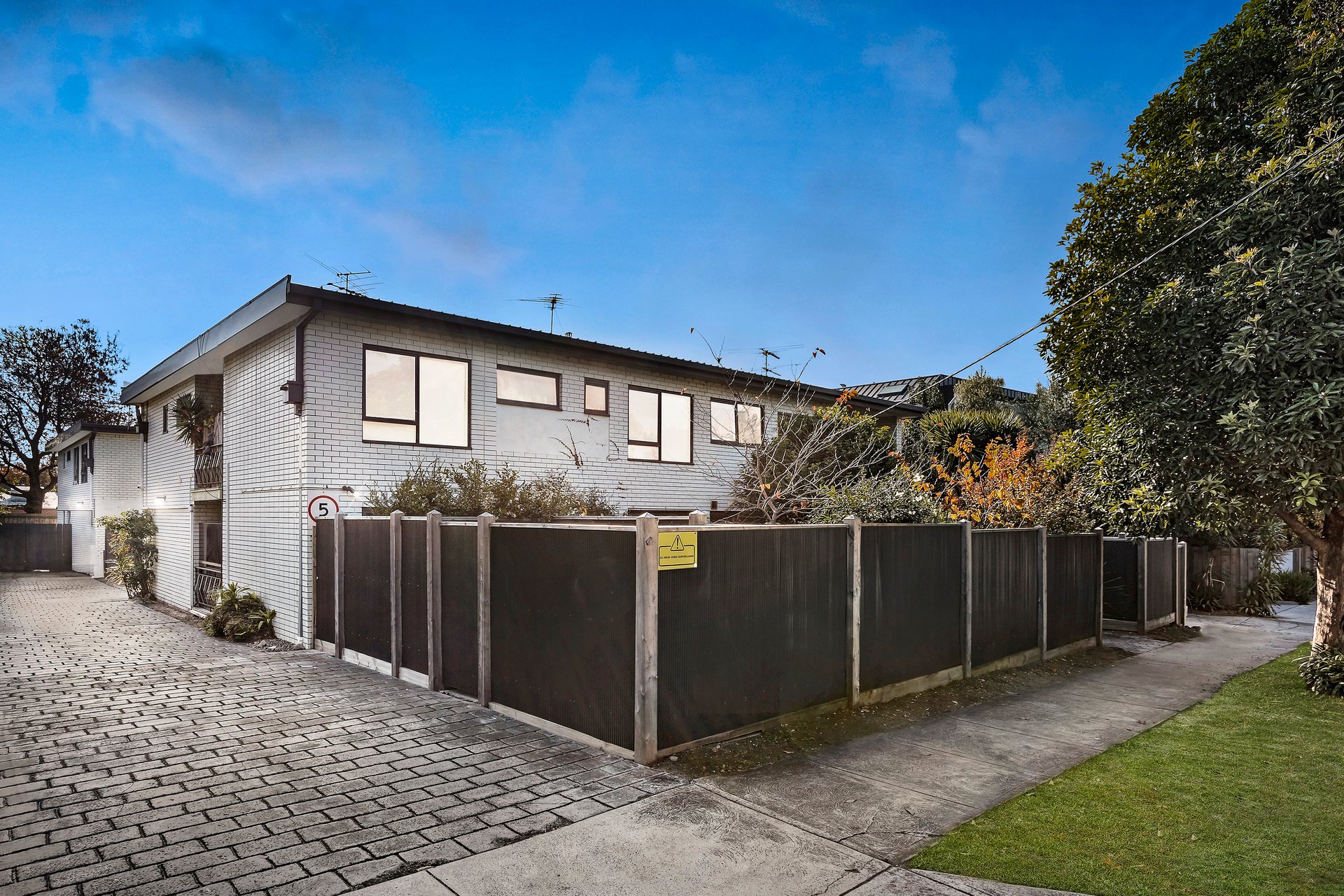 Property Gallery Thumbnail 10