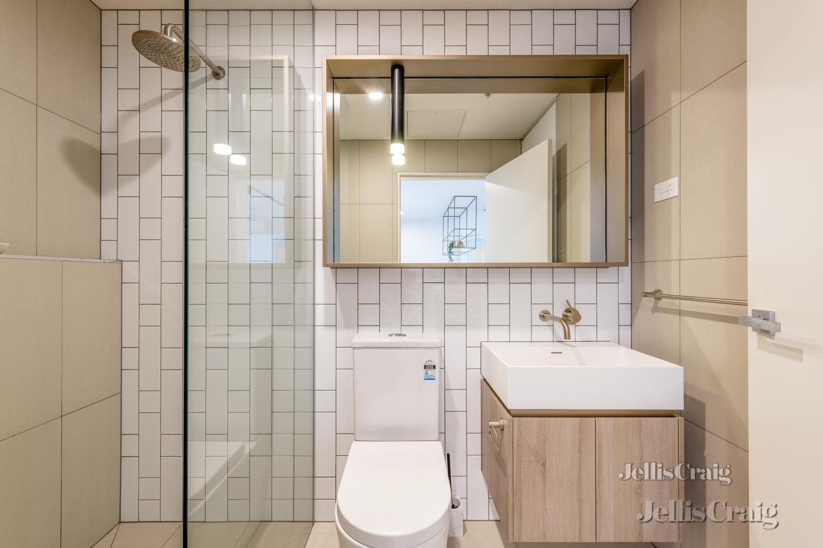 812/8 Lygon Street, Brunswick East image 7