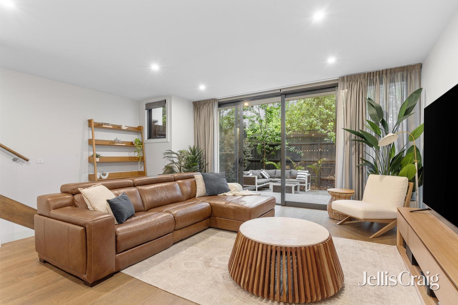 8/1289 Burke Road, Kew image 4