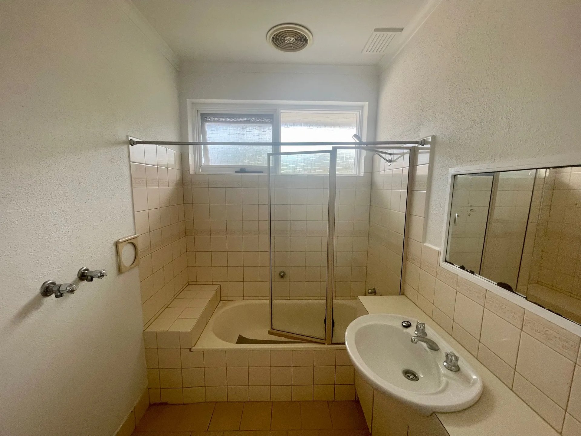 8/13 Clapperton Street, Bentleigh image 6