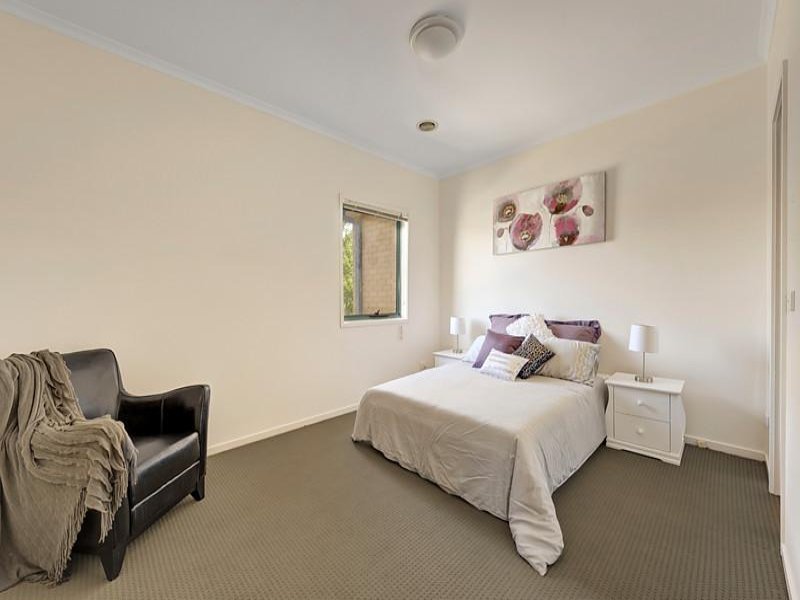 8/13 Hope Court, Kew image 5