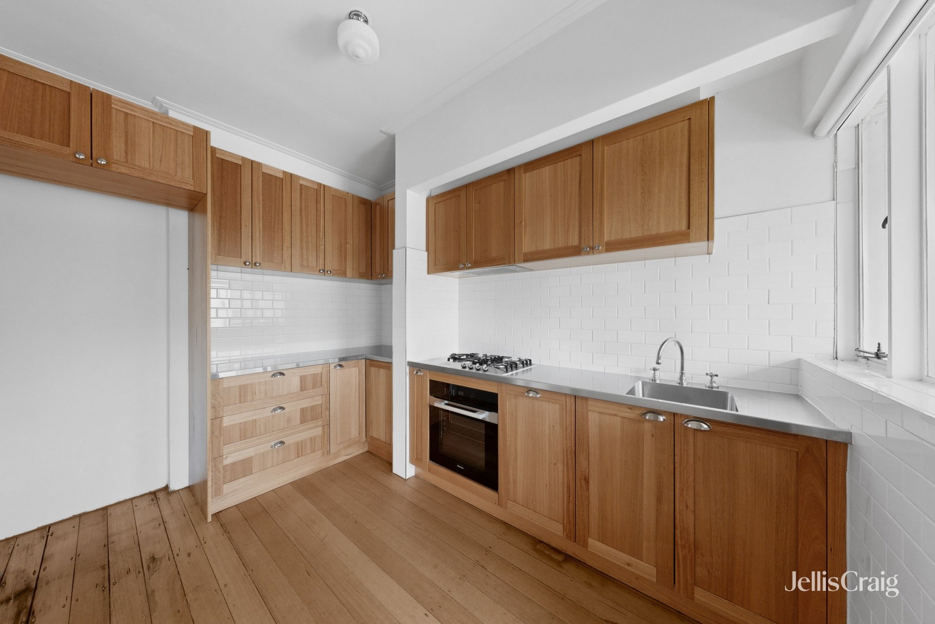 8/13 Hughenden Road, St&nbsp;Kilda&nbsp;East image 5