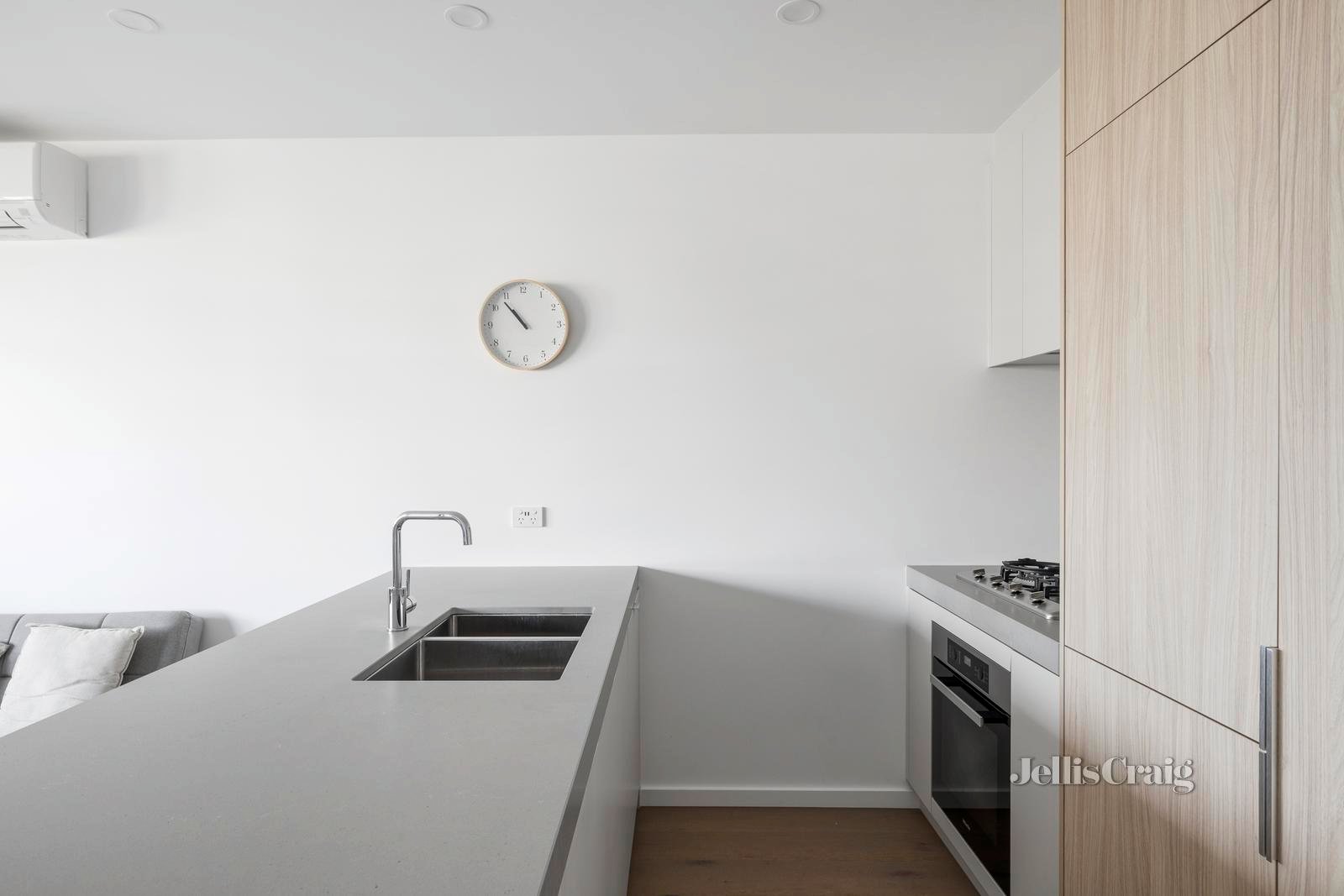 813/251 Johnston Street, Abbotsford image 6