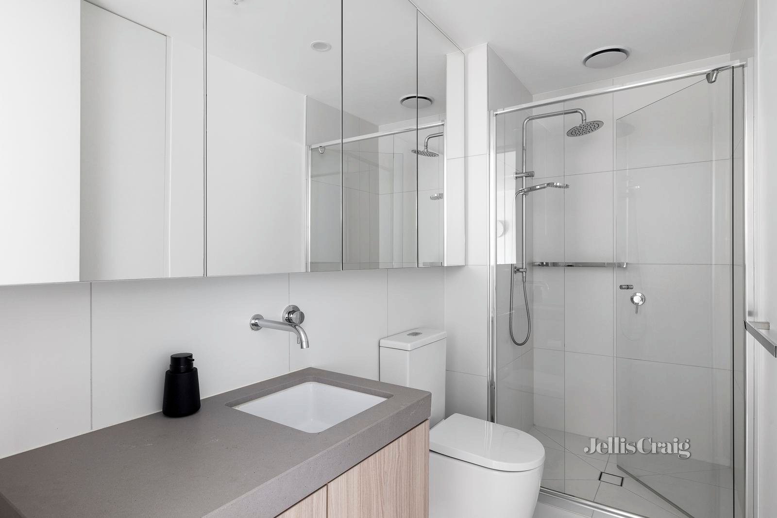 813/251 Johnston Street, Abbotsford image 8