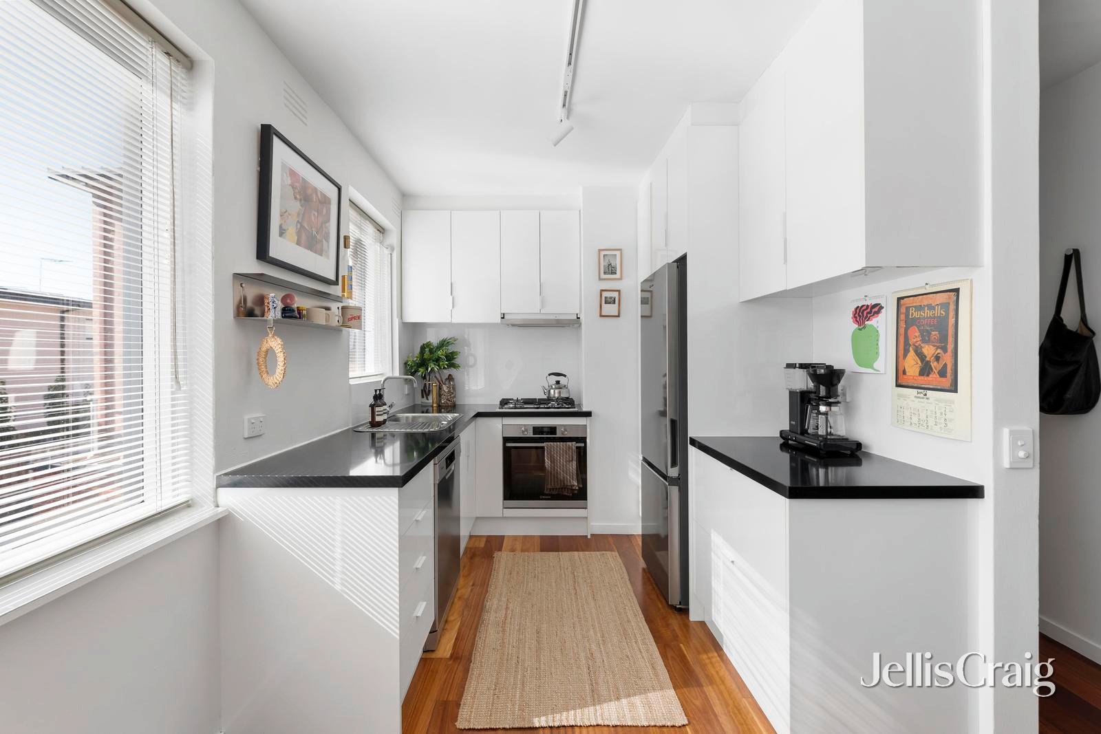 8/136 Yarra Street, Abbotsford image 3