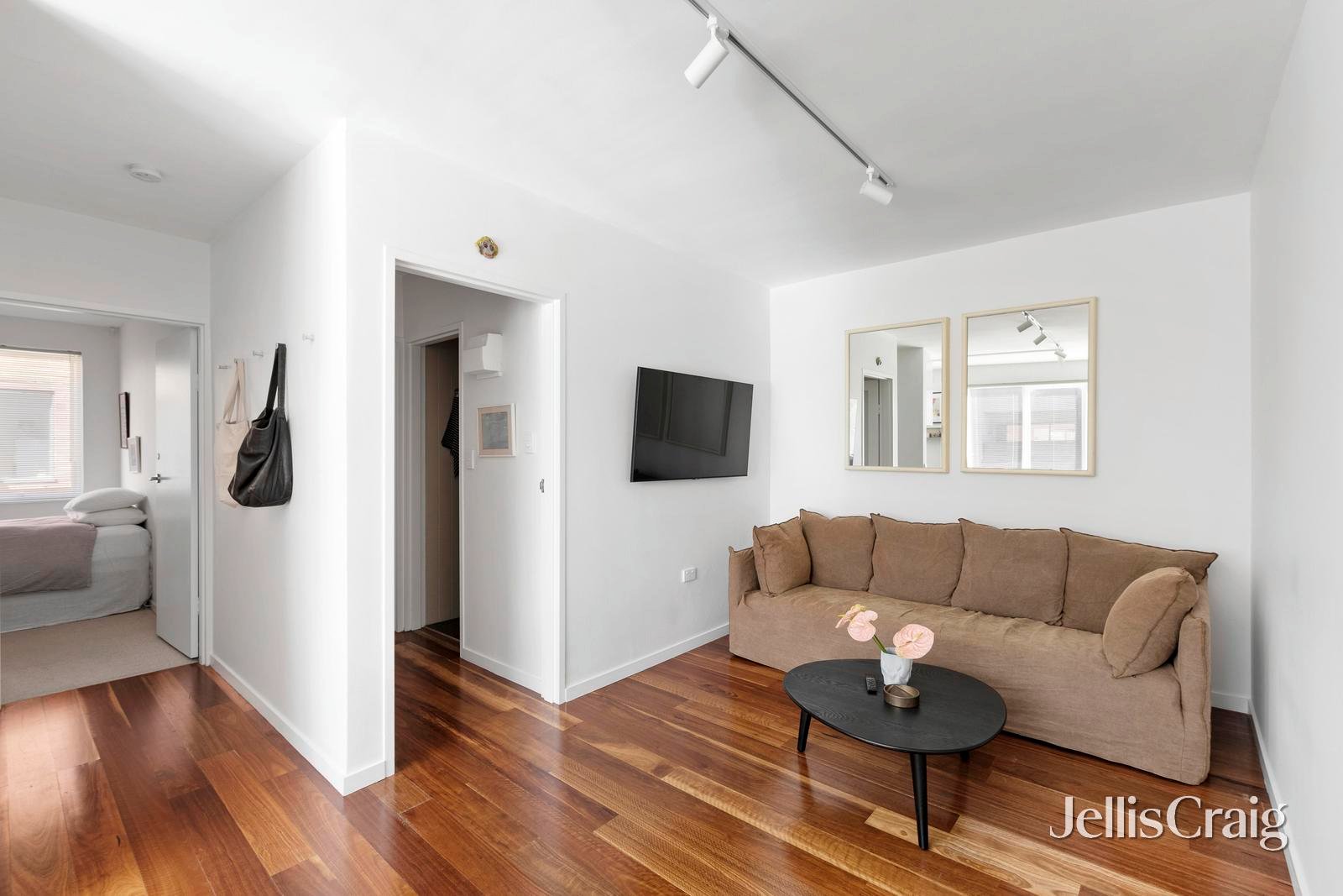 8/136 Yarra Street, Abbotsford image 6