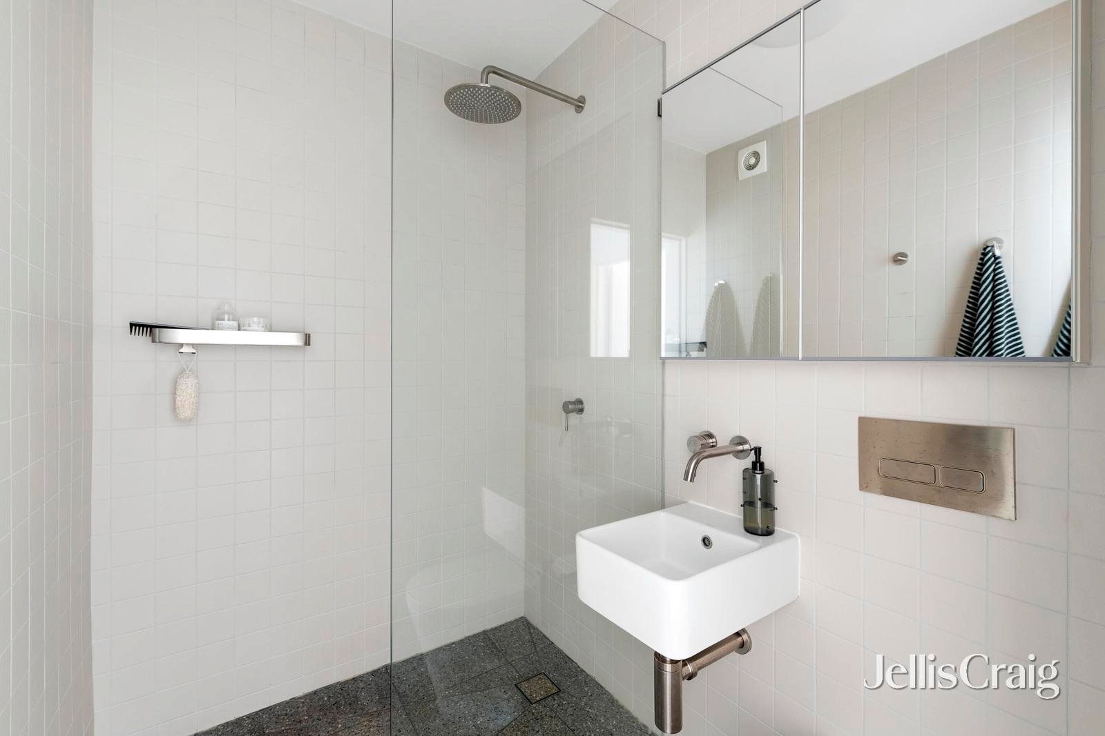 8/136 Yarra Street, Abbotsford image 8