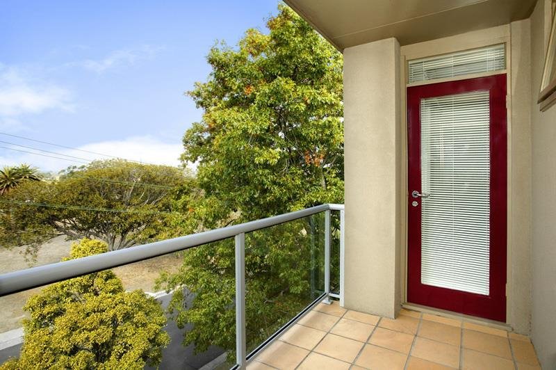 8/138 Church Street, Hawthorn image 2