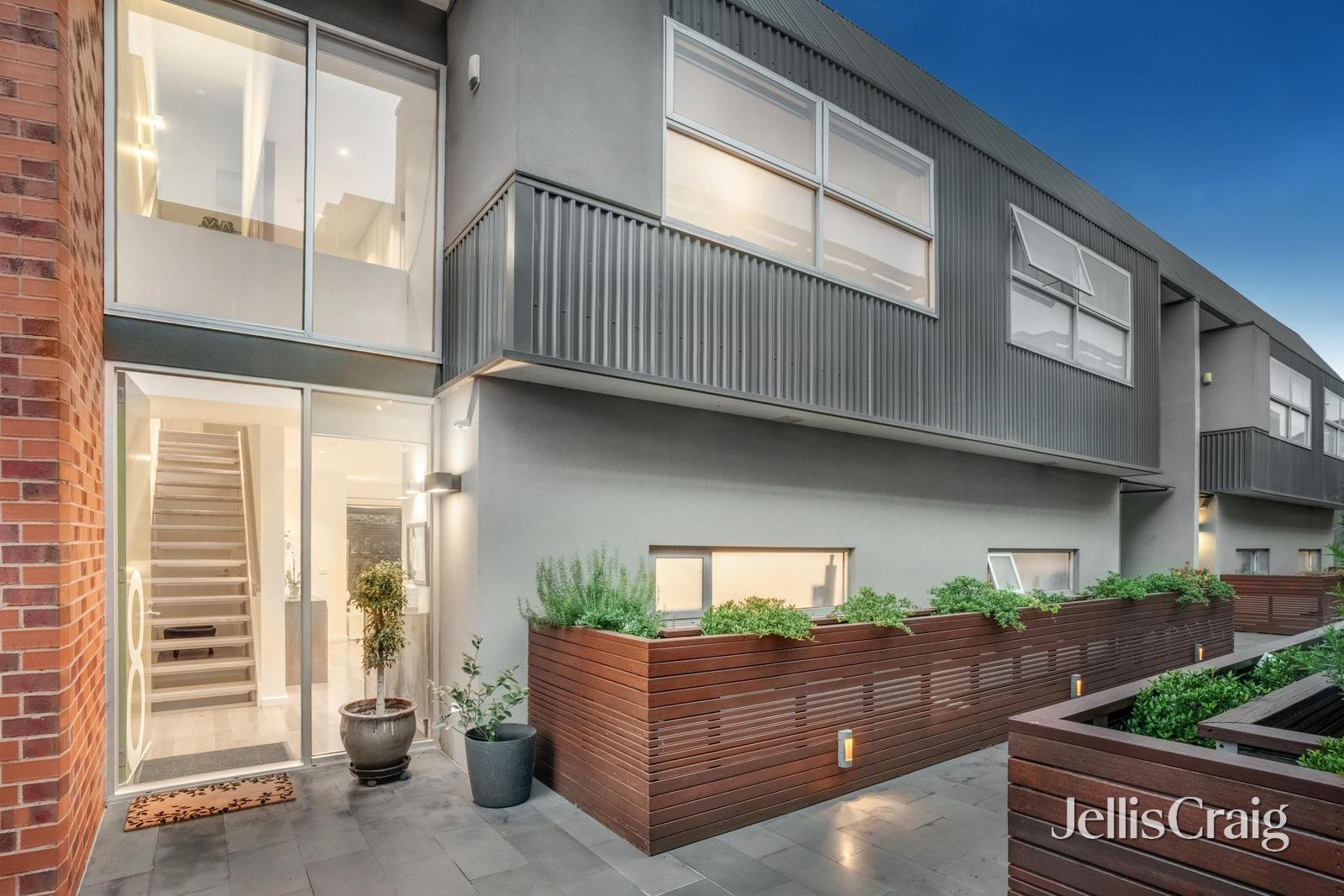 8/14 Lillimur Road, Ormond image 1