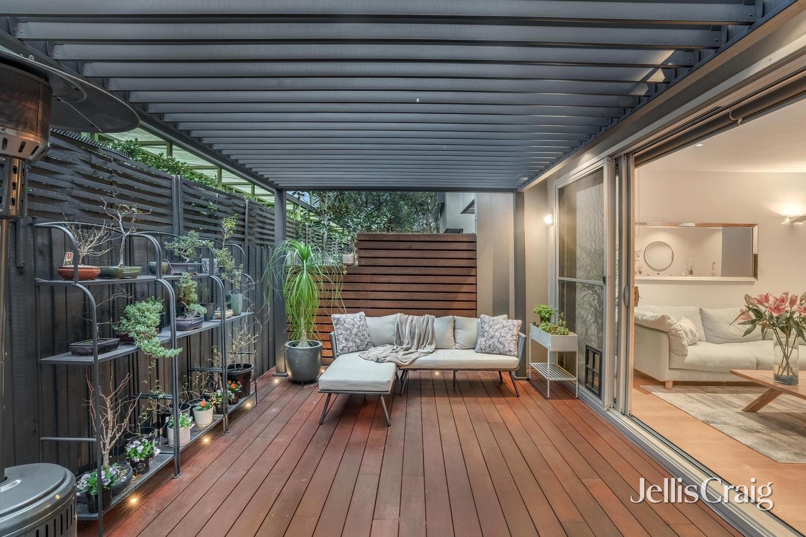 8/14 Lillimur Road, Ormond image 13