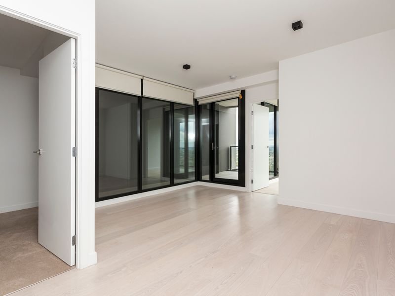 Property Gallery Thumbnail 3